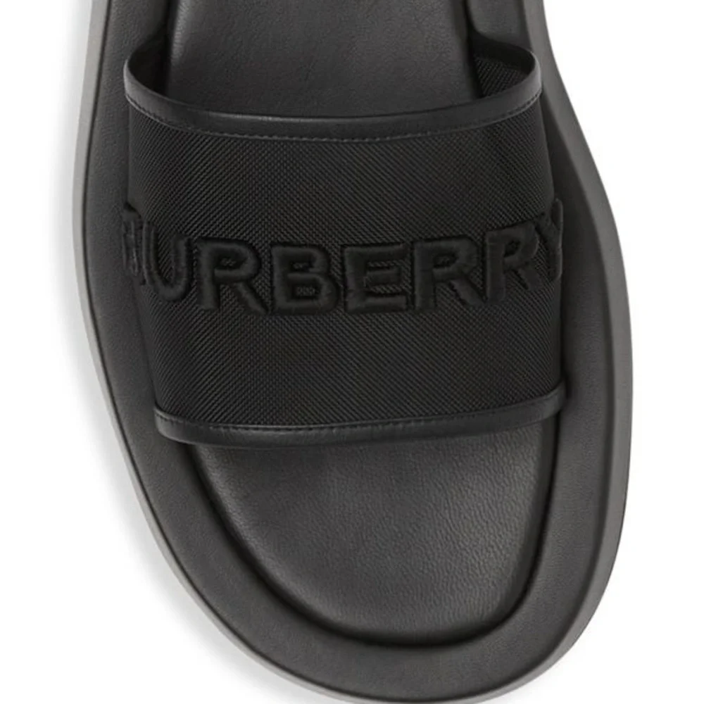 Burberry ‘Buckingham’ Mesh & Leather Logo Slides - Picture 4 of 14